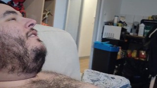 Je suce mon mec jusqu’à qu’il me cumshot la gueule