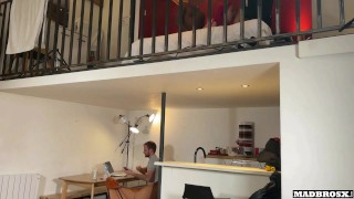 Our friend Maxime Horns caught us while his girlfriend Noochka turns us on as soon as she wakes up!!