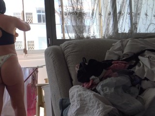 اومد دنبالمون، سریع کار خونه رو تموم کردم، گفتم دارم تمیز می کنم hot irani wife milf Tehran