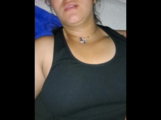 يذهب أستاذي إلى منزلي ويعلمني وينتهي بإغرائي ونمارس الجنس. /Mi maestra va a darme clases y me seduc