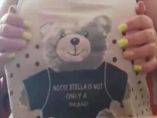 أحح أنا قحبة هايجة من يريد ينيكني