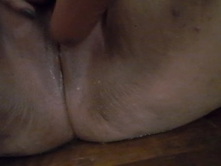 الجنس المغربي ، وحدي أنا ألمس نفسي بقضيب اصطناعي وأحصل على بخ مبلل