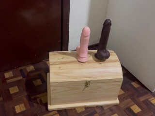 los consoladores en la caja😛